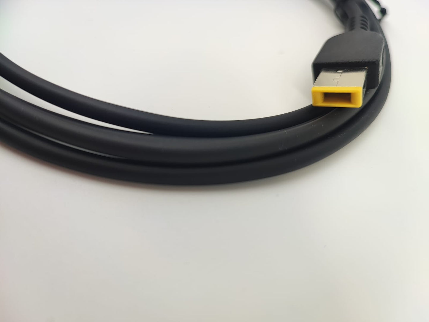 InLine® USB-C zu Lenovo Notebook (rechteckig) Ladekabel, 2m Stromkabel